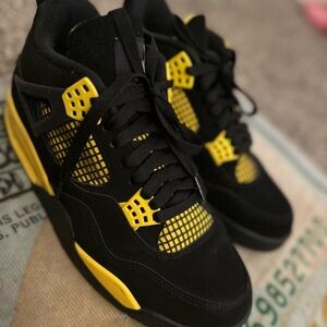 Jordan 4s ‘Yellow Thunder’